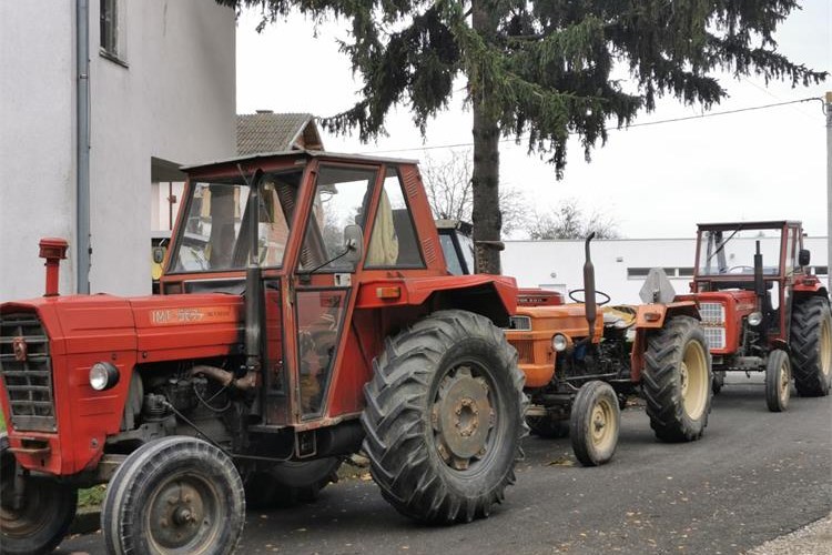 Slika /PU_KK/Vijesti/2019/11/Đelekovec traktori.jpg